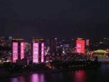 ���̰���